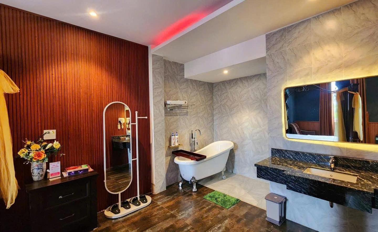 Khach San Nha Minh Hotel Cai Rang Eksteriør billede